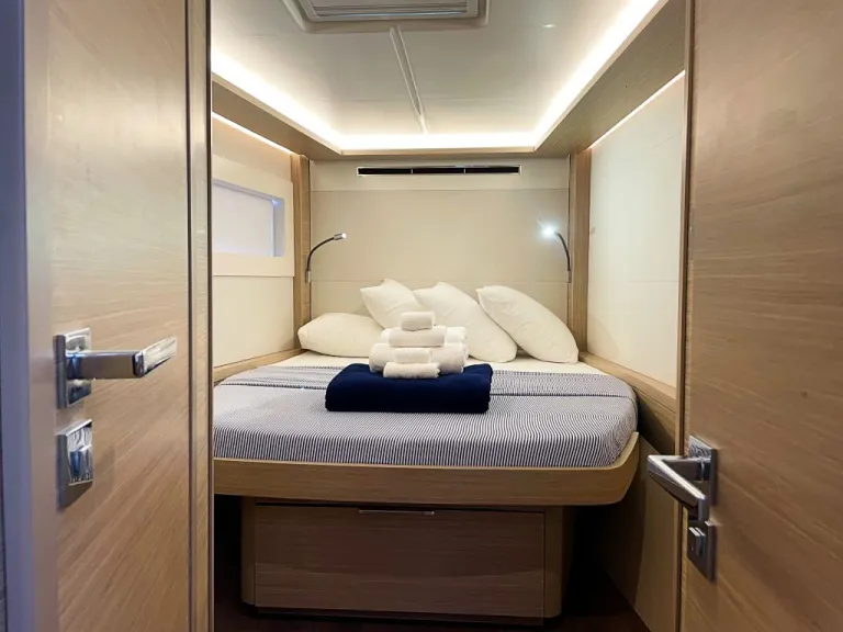 PORT FWD CABIN