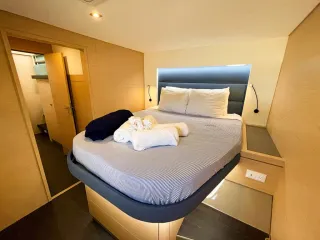 Stbd fwd cabin