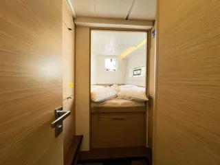 Stbd fwd cabin