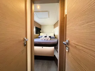 Port fwd Cabin