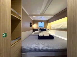 Stbd fwd cabin